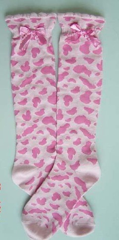 提花女長統(tǒng)襪 諸暨力霸針紡織品的時尚與品質(zhì)